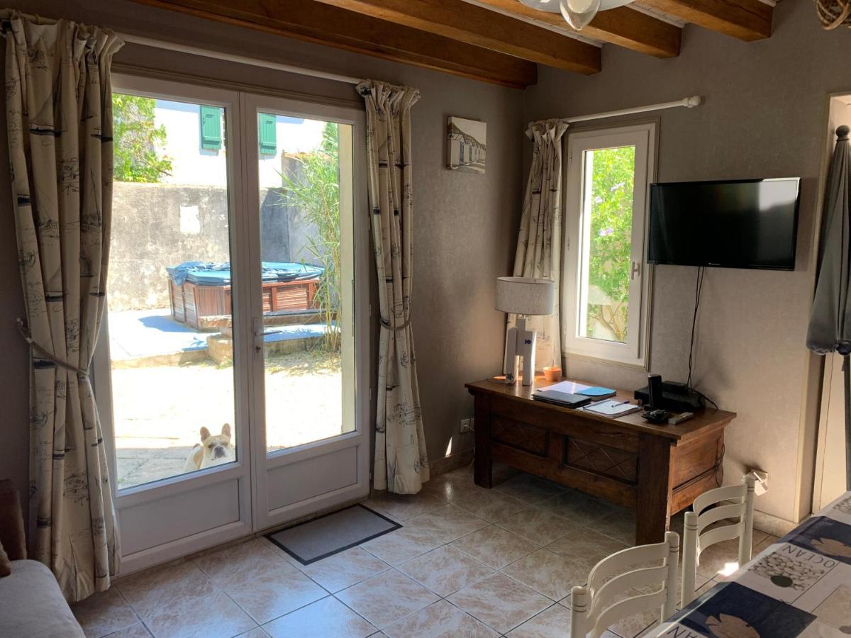 Saint-Martin-de-Ré Maison De Pays Au Centre Du Village מראה חיצוני תמונה